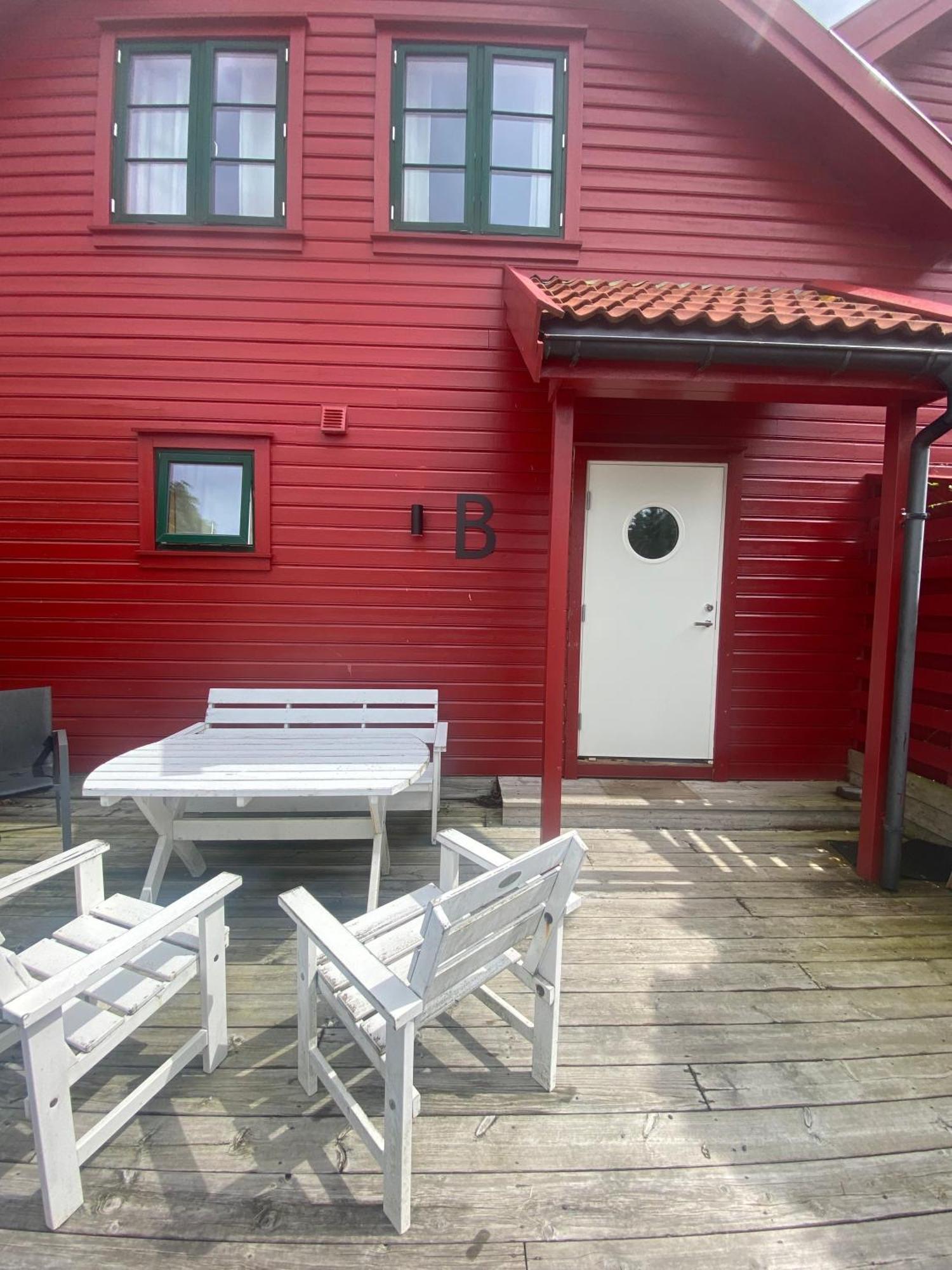 Sjoberg Hotell Og Ferie Leiligheter Osthusvik Экстерьер фото