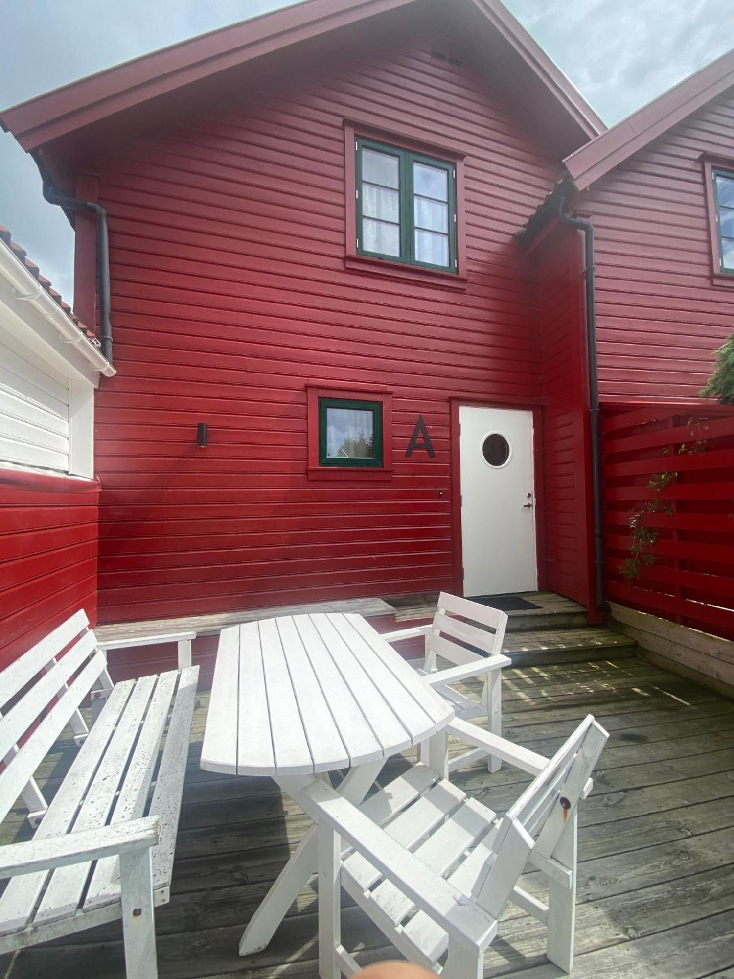 Sjoberg Hotell Og Ferie Leiligheter Osthusvik Экстерьер фото