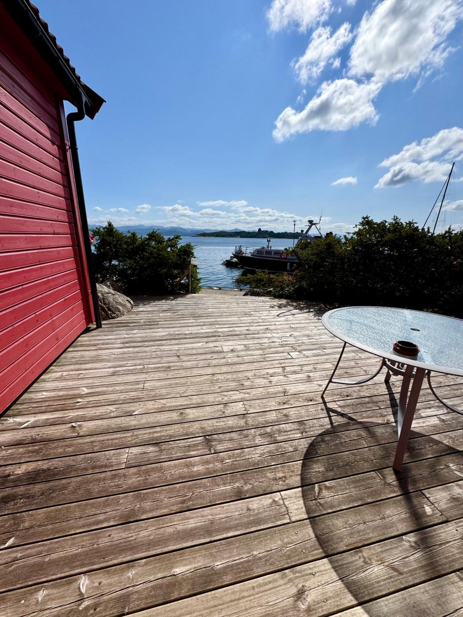 Sjoberg Hotell Og Ferie Leiligheter Osthusvik Экстерьер фото