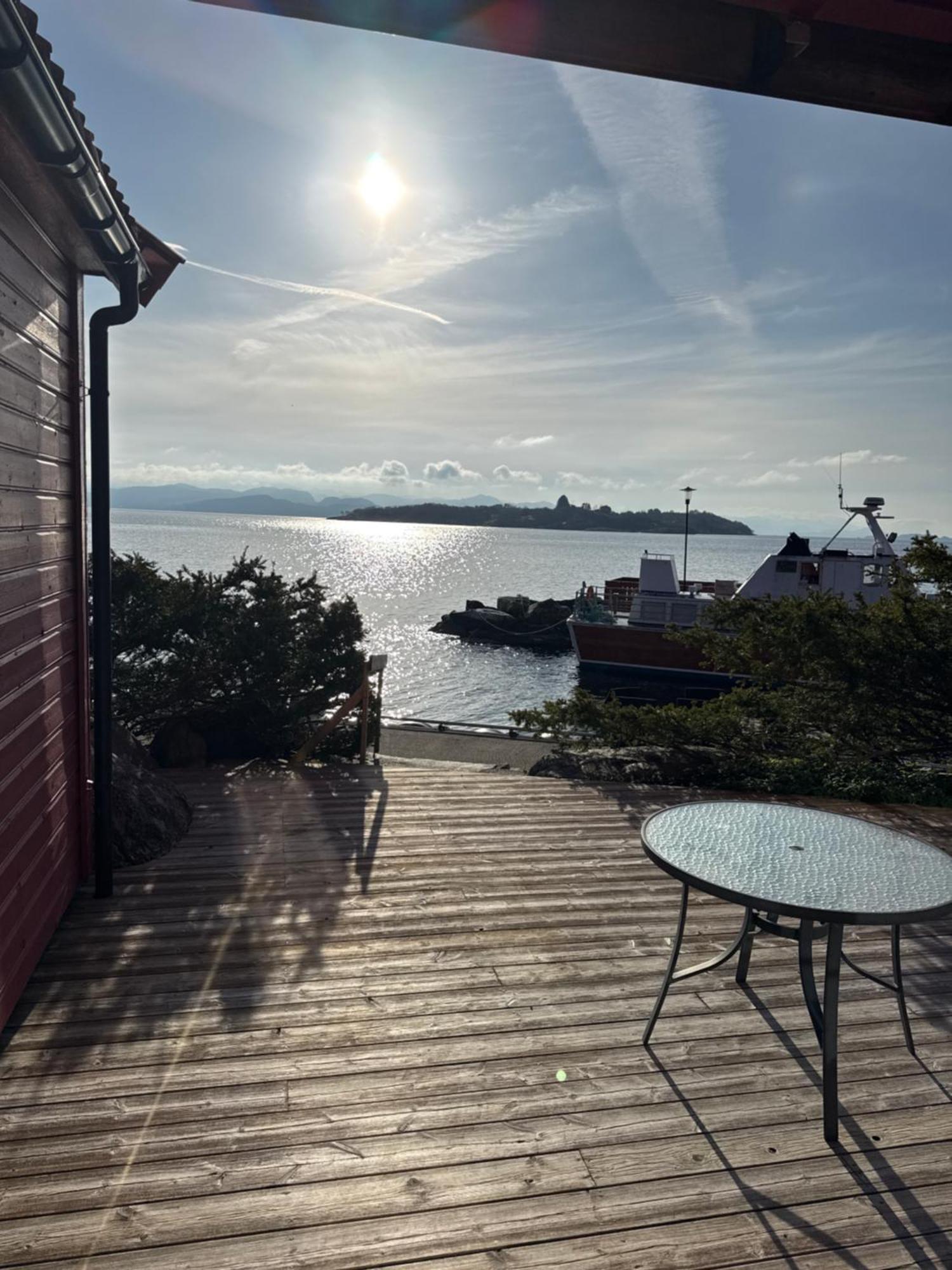 Sjoberg Hotell Og Ferie Leiligheter Osthusvik Экстерьер фото
