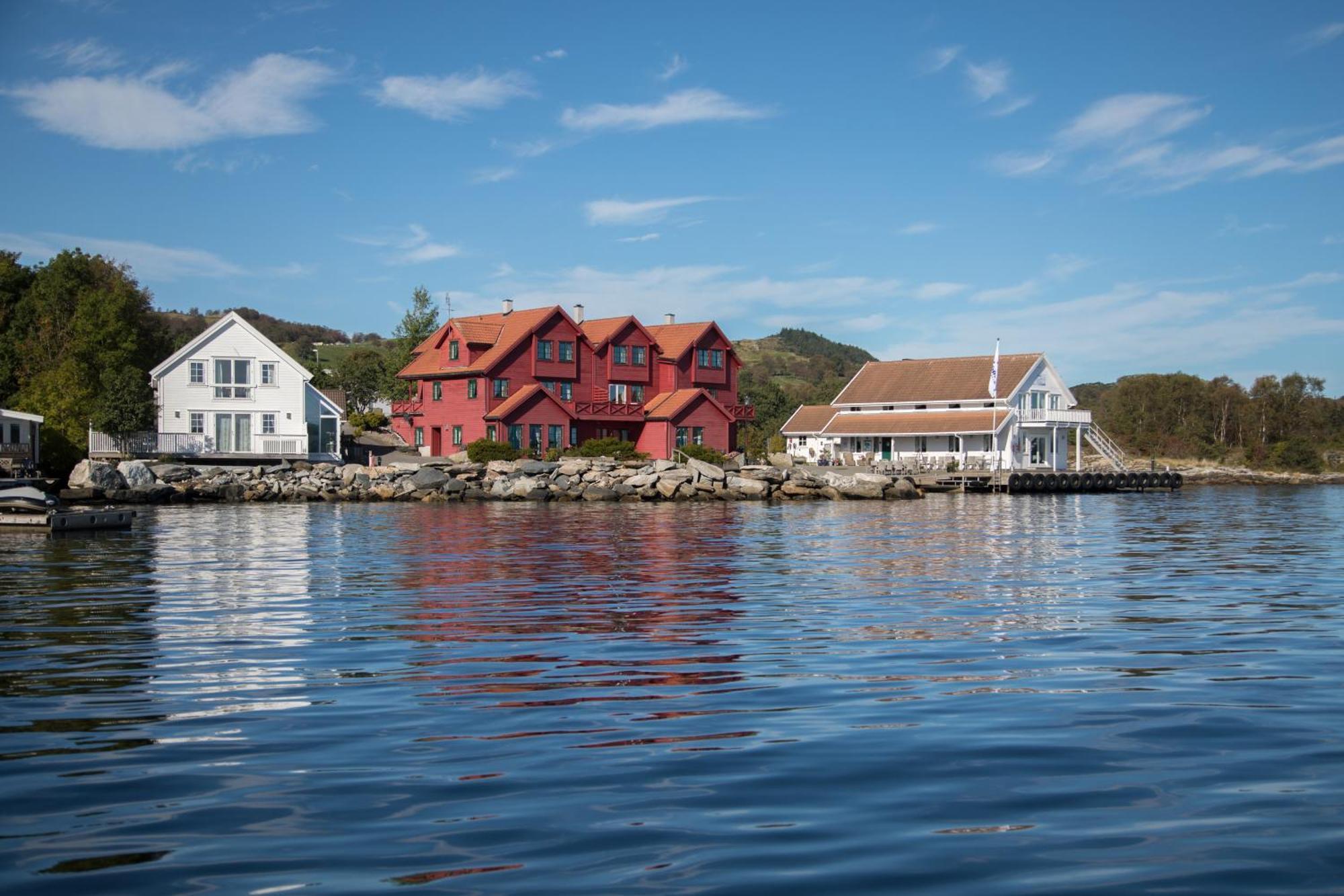 Sjoberg Hotell Og Ferie Leiligheter Osthusvik Экстерьер фото